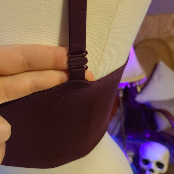 Victoria's Secret 32DD Bra - Picture 6 of 10